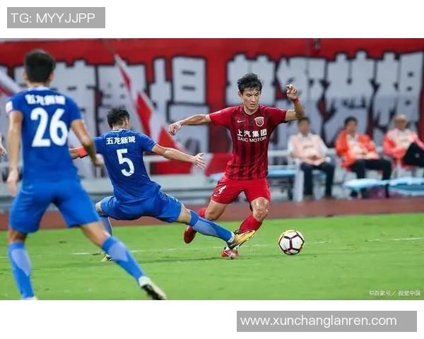 海伦芬主场迎战埃门争夺联赛关键三分的激烈对决 海伦芬主场迎战埃门争夺联赛关键三分的激烈对决